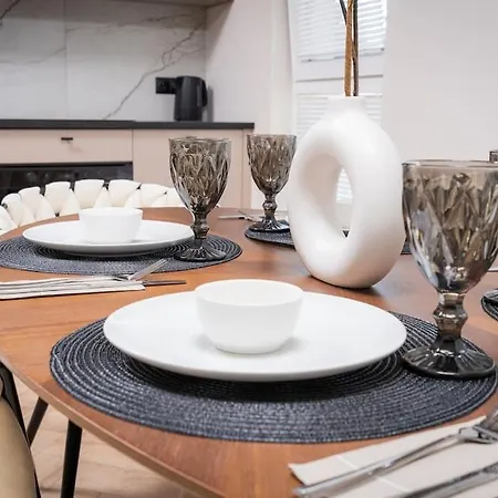 Old Premium By Rent4you Ольштын